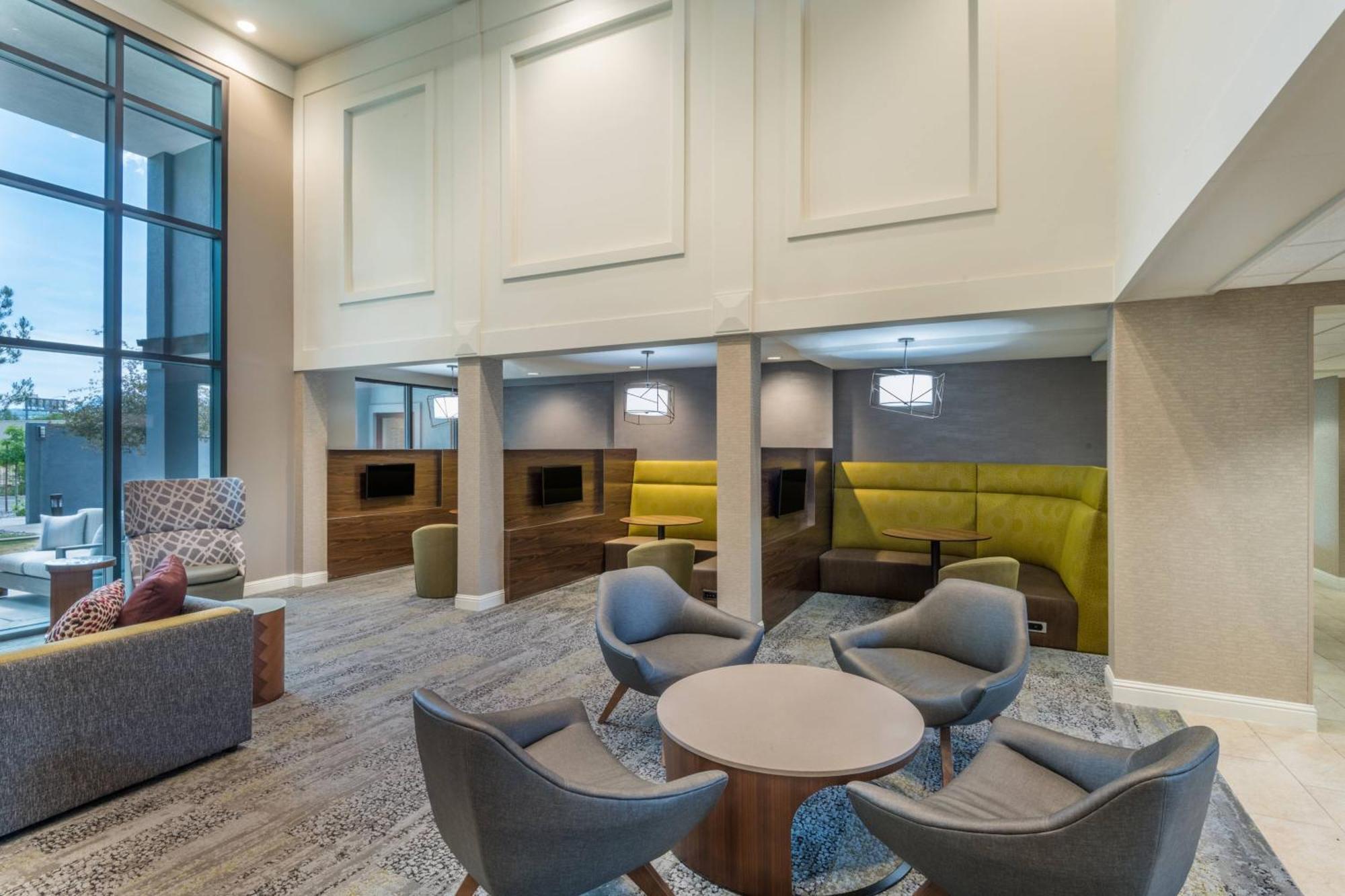 Courtyard By Marriott Reno Hotel Exterior foto